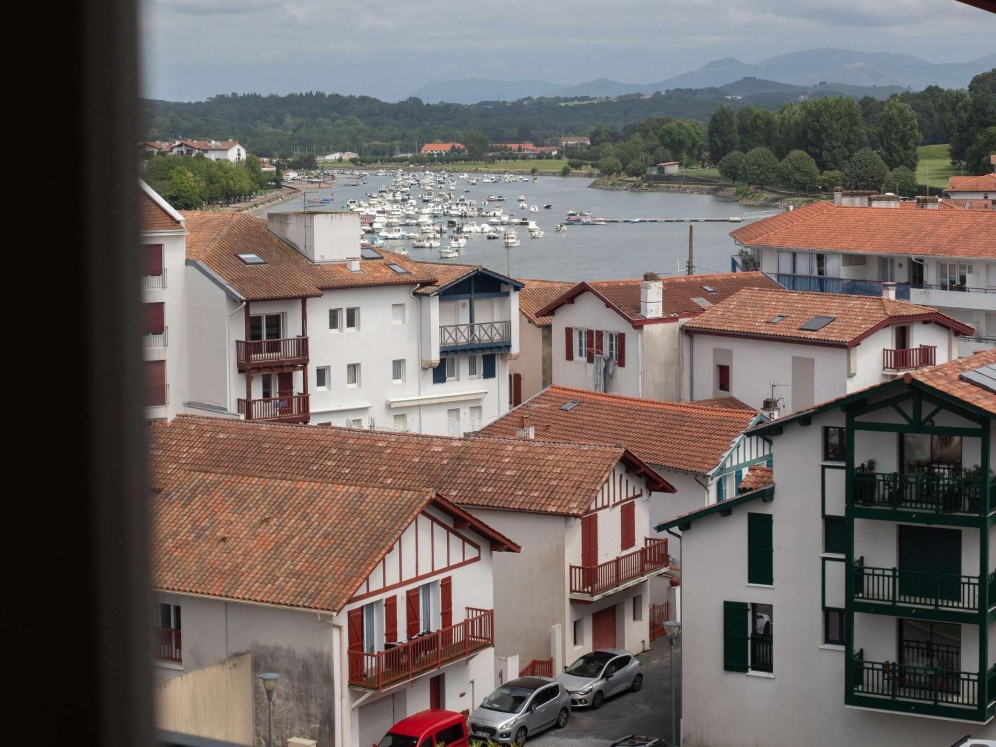 Ibis Ciboure Saint-Jean-De-Luz Hotel Exterior photo